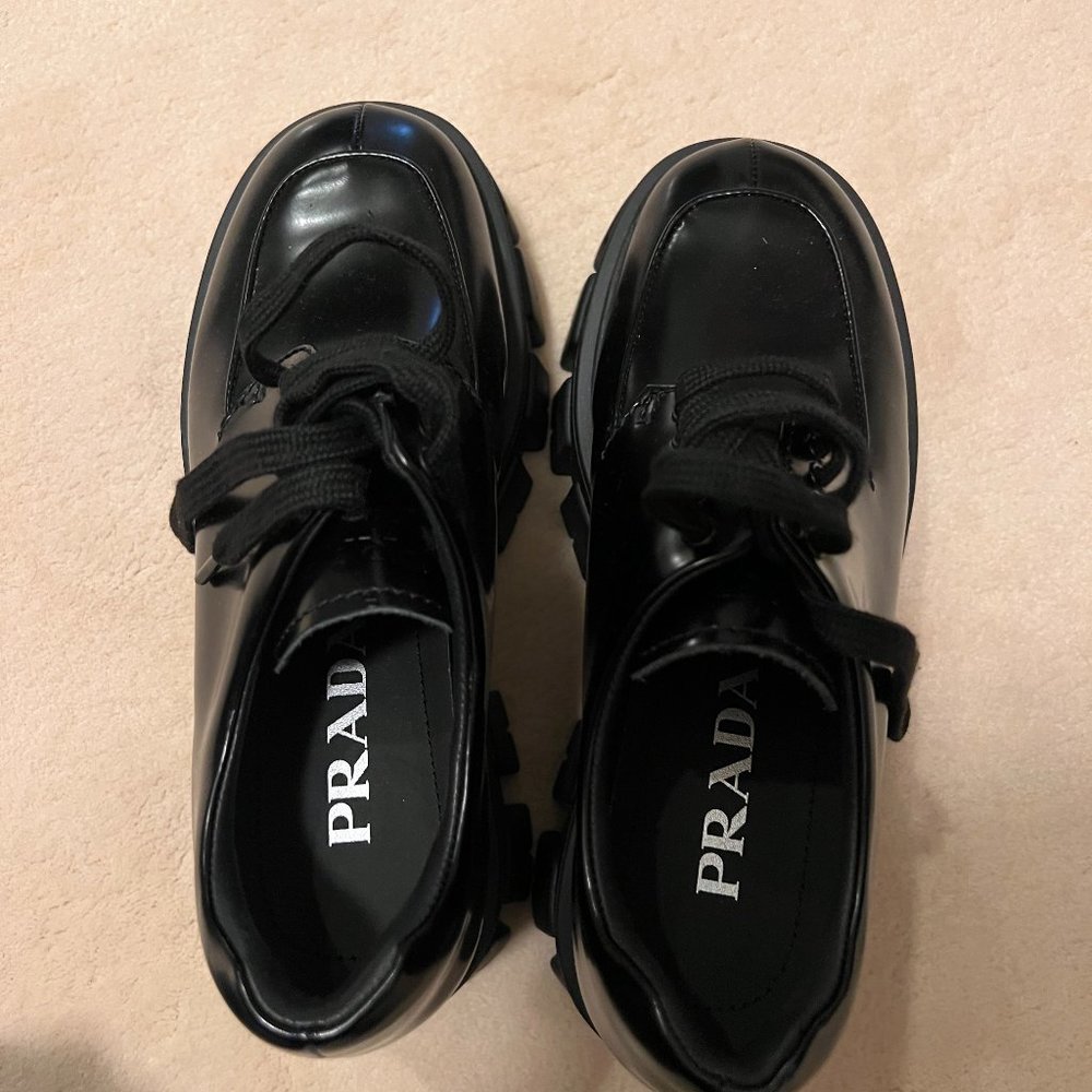 Prada style shoes vintage